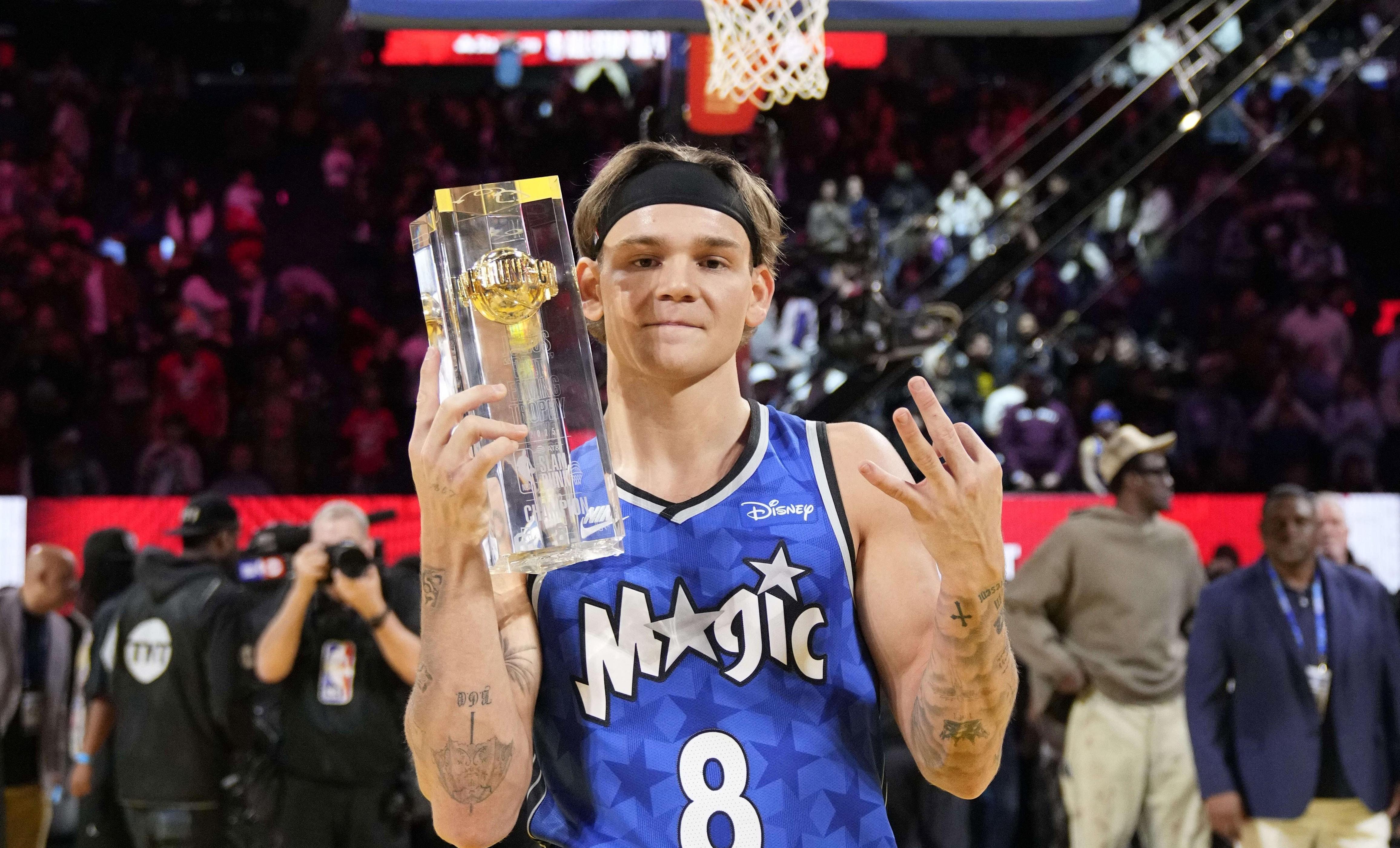 新疆队翻盘马刺,福克斯刷新纪录 新疆队翻盘马刺,福克斯刷新纪录