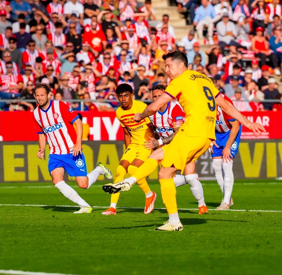 克罗地亚险胜巴萨，哈兰德带队取胜